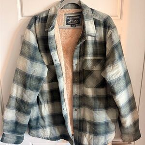 Grizzly Mountain Men's Plaid Shirt Jacket - Green and Cream